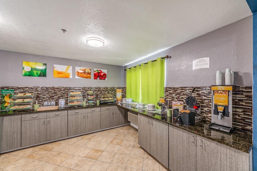 Quality Inn I-10 East Near Frost Bank Center Сан-Антонио Экстерьер фото